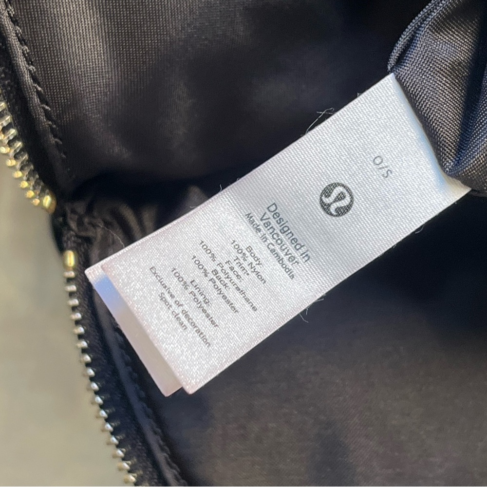 Lululemon All Night Festival Bag Vol 5L in Black /Gold - Picture 15 of 16